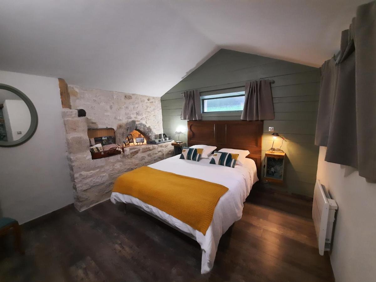 Le Val Du Pech Chantant Chambres D'Hotes Pern Buitenkant foto
